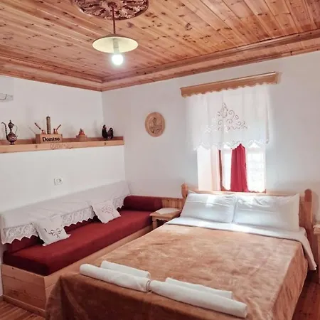 Domino * Gjirokaster