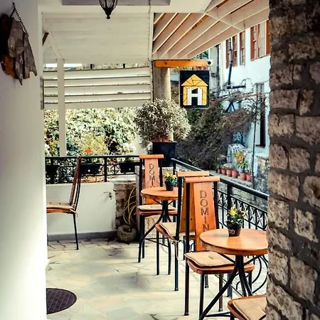 Domino Gjirokaster