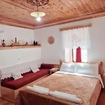 Domino * Gjirokaster