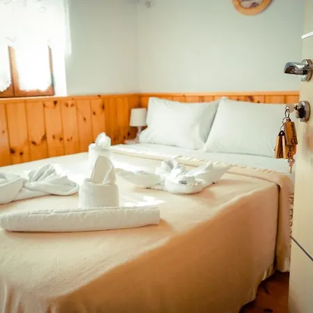 Domino * Gjirokastër