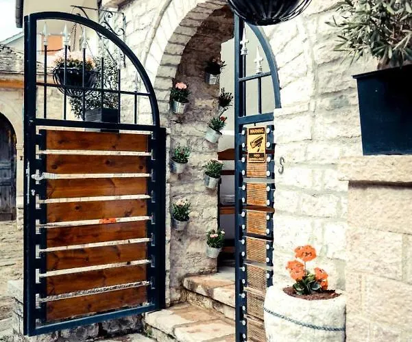 Domino Hotel Gjirokastra